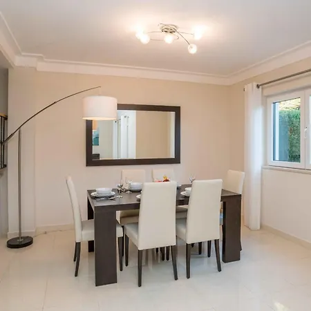 Elegant House With Pool By Homing بيت للعطل بورتيماو