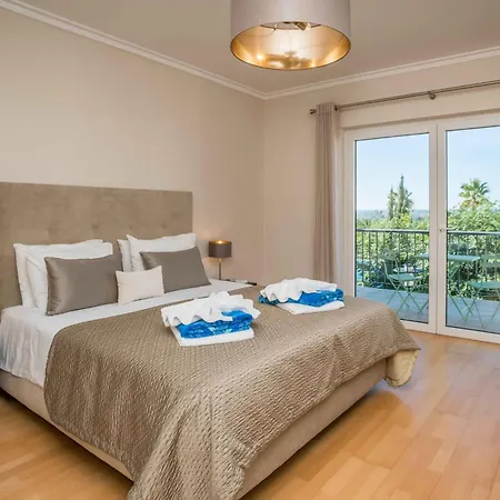 Elegant House With Pool By Homing بيت للعطل بورتيماو